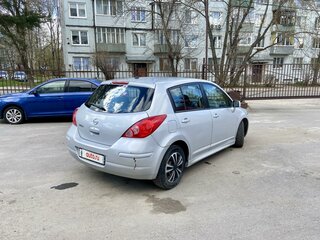 2010 Nissan Tiida I Рестайлинг, серебристый, 740000 рублей, вид 4
