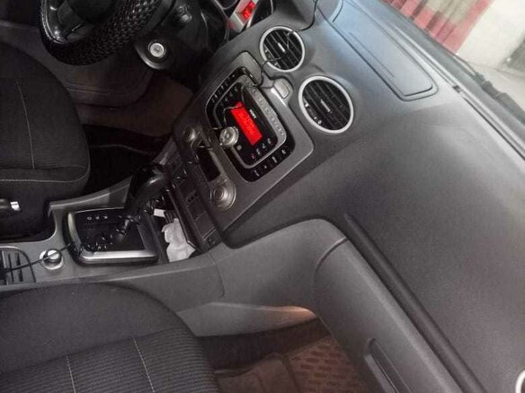 2010 Ford Focus II Рестайлинг, серый - вид 4