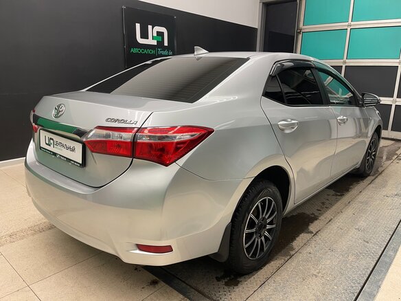 2017 Toyota Corolla XI (E160, E170, E180) Рестайлинг 1, серебристый, 1050000 рублей - вид 6