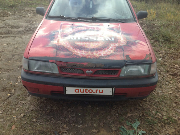 1994 Nissan Sunny, красный