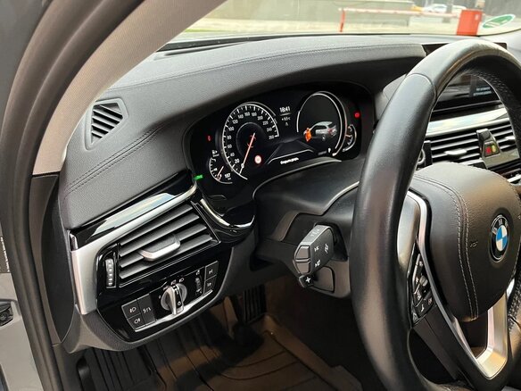 2018 BMW 5 серии 520d VII (G30/G31/G38), серый, 3490000 рублей - вид 10