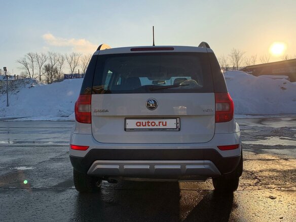 2016 Skoda Yeti I Рестайлинг, белый, 800000 рублей - вид 3