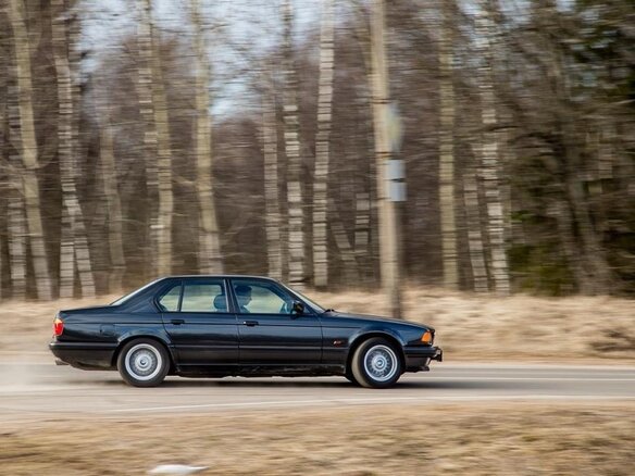 1993 BMW 7 серии 740i II (E32), серый - вид 16