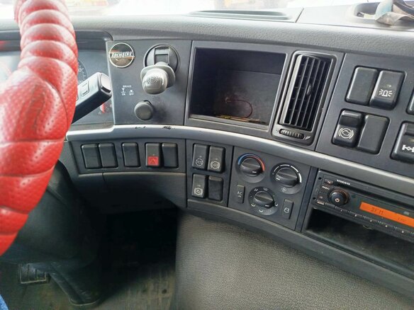 2010 Volvo FM, синий, 2500000 рублей - вид 22