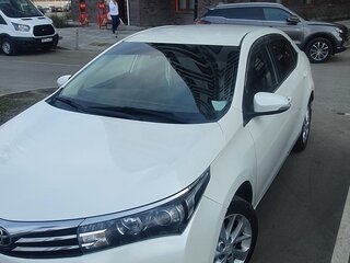 2013 Toyota Corolla XI (E160, E170, E180), белый, 1400000 рублей, вид 1