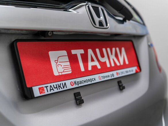 2018 Honda Fit III Рестайлинг, серебристый, 1075000 рублей - вид 18