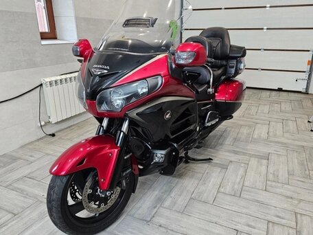 2015 Honda GL 1800 Gold Wing, красный, 1600000 рублей, вид 1