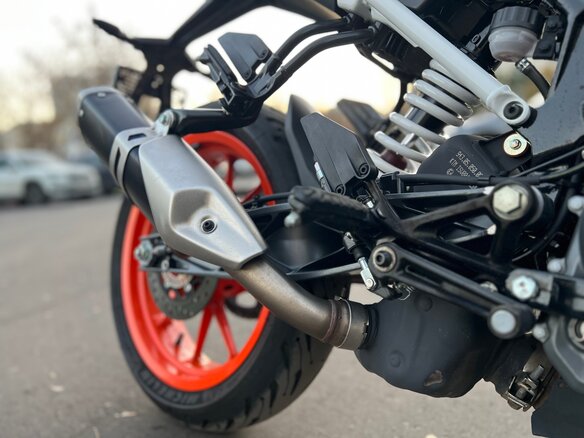 2023 KTM 125 Duke, белый, 559999 рублей - вид 8