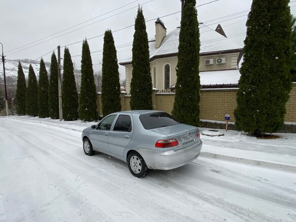 2010 Fiat Albea I Рестайлинг, серебристый, 315000 рублей - вид 9