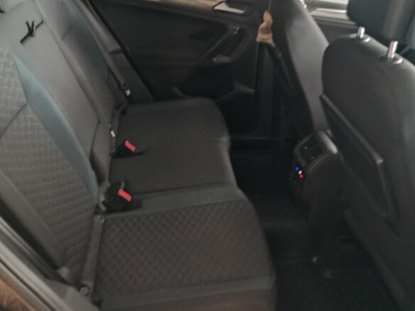 2019 Volkswagen Tiguan II, коричневый, 2200000 рублей - вид 16