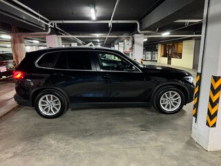 2019 BMW X5 30d IV (G05/G18), чёрный, 5800000 рублей, вид 4