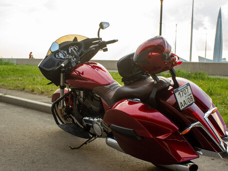 2011 Victory Cross Country, красный, 1200000 рублей, вид 5