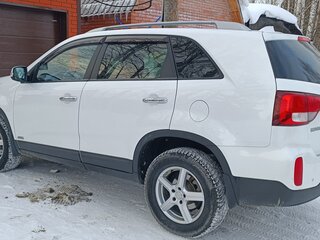 2013 Kia Sorento II Рестайлинг, белый, 1400000 рублей, вид 3