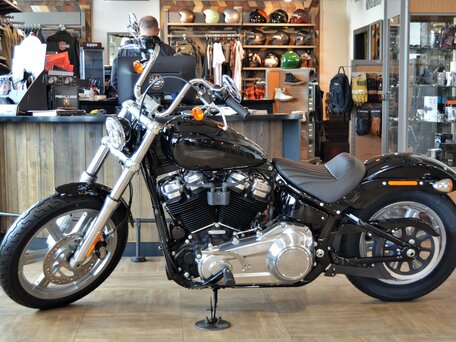 2022 Harley-Davidson Softail Standard, чёрный, 2150000 рублей, вид 3