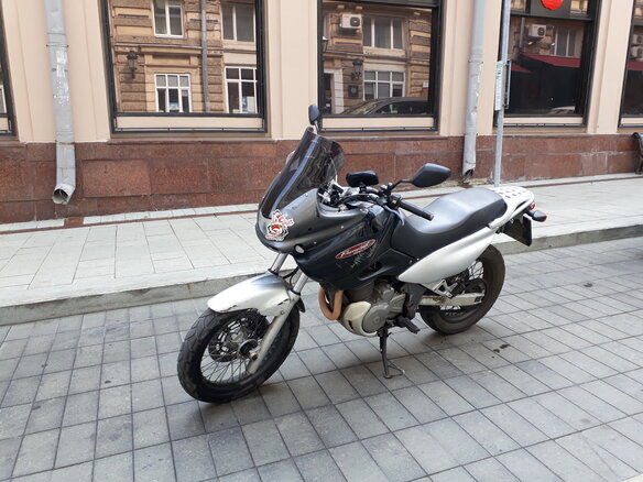 1999 Suzuki XF 650 Freewind, чёрный - вид 1
