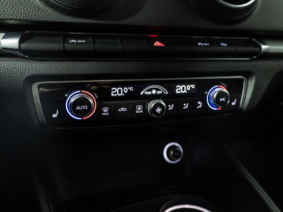 2019 Audi A3 III (8V) Рестайлинг, серебристый, 2099700 рублей - вид 14