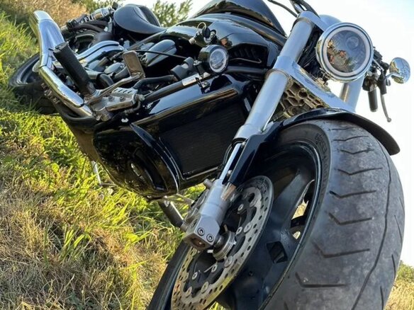 2013 Hyosung Aquila GV650, чёрный, 410000 рублей - вид 5