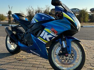 2019 Suzuki GSX-R 600, красный, 750000 рублей, вид 3