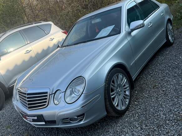 2007 Mercedes-Benz E-Класс 550 III (W211, S211) Рестайлинг, серебристый, 1400000 рублей - вид 5