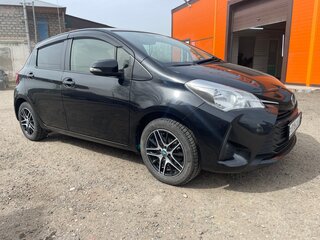 2018 Toyota Vitz III (XP130) Рестайлинг 2, чёрный, 980000 рублей, вид 2