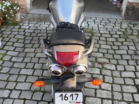2005 Yamaha FZ6, серебристый, 400000 рублей, вид 2