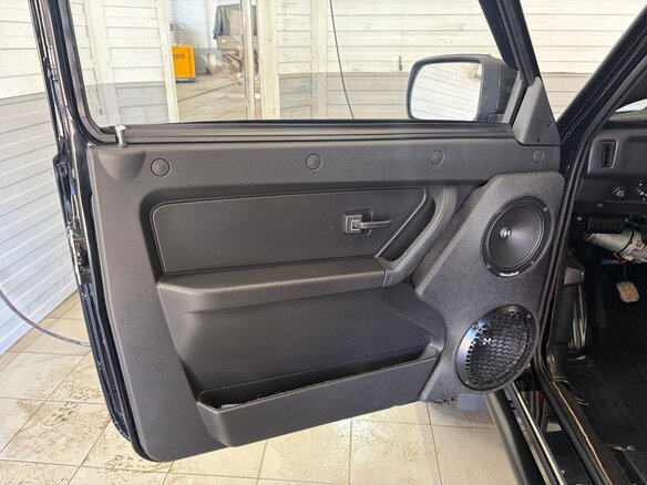 2005 Lada (ВАЗ) 2121 (4x4) I Рестайлинг, чёрный, 750000 рублей - вид 10