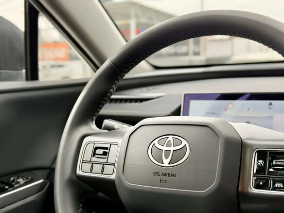 2026 Toyota RAV4 VI (XA60), белый, 4500000 рублей - вид 23
