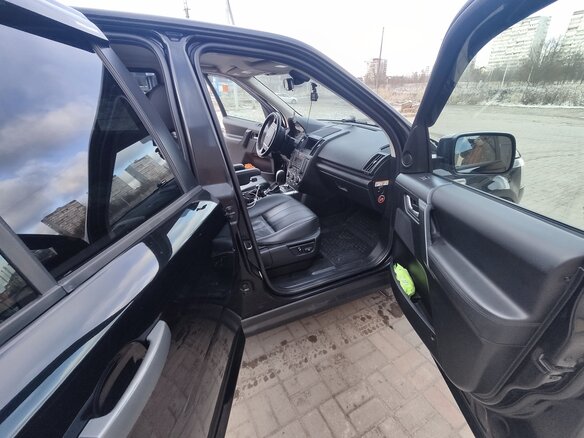 2011 Land Rover Freelander II Рестайлинг, чёрный - вид 5