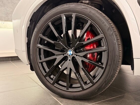 2025 BMW X5 40d IV (G05/G18) Рестайлинг, белый - вид 7