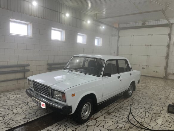 2003 Lada (ВАЗ) 2107, белый, 250000 рублей