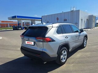 2019 Toyota RAV4 V (XA50), серебристый, 3100000 рублей, вид 3