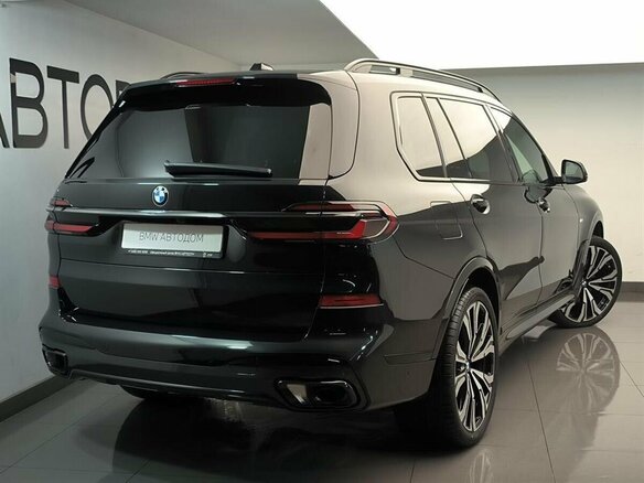 2025 BMW X7 40d I (G07) Рестайлинг, чёрный - вид 1