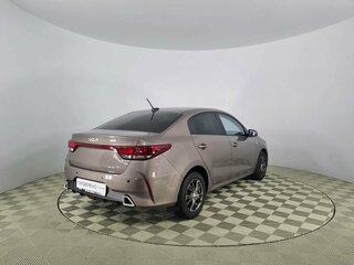 2021 Kia Rio IV Рестайлинг, серый, 1715000 рублей, вид 5