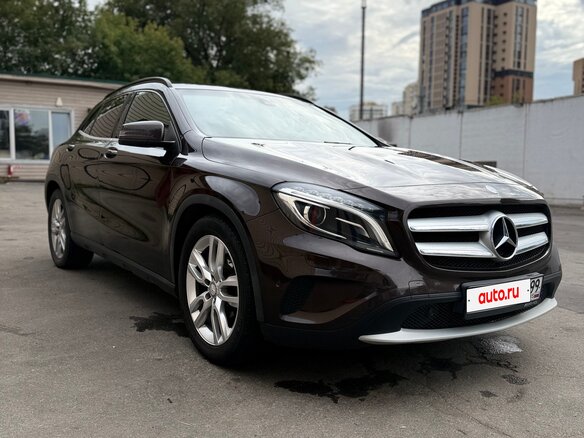 2014 Mercedes-Benz GLA 200 I (X156), коричневый - вид 2