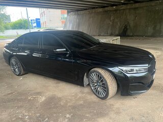 2019 BMW 7 серии Long 730Ld xDrive VI (G11/G12) Рестайлинг, чёрный, 6100000 рублей, вид 3
