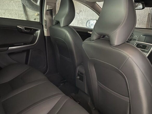 2018 Volvo S60 II Рестайлинг, белый, 2000000 рублей - вид 14