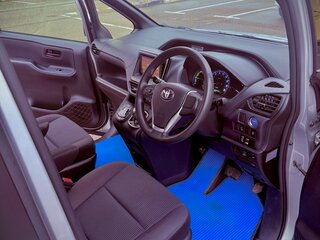 2015 Toyota Noah III (R80), серый, 1800000 рублей, вид 5