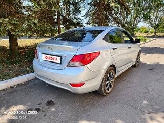 2014 Hyundai Solaris I, серебристый, 1350000 рублей, вид 2