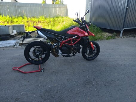 2020 Ducati Hypermotard, красный, 1150000 рублей, вид 1