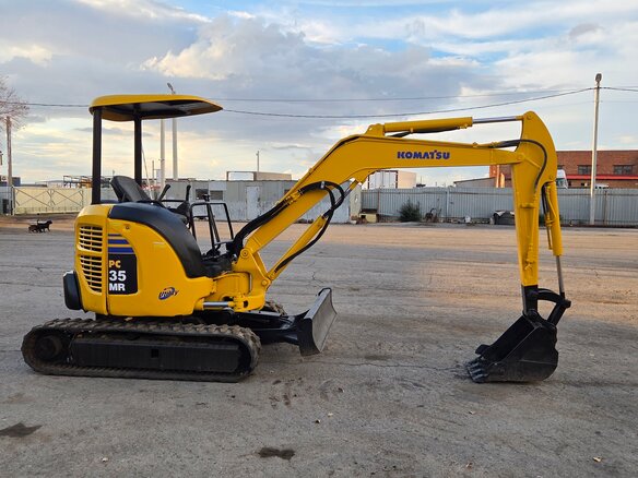 2015 Komatsu PC30MR, жёлтый, 1870000 рублей - вид 9