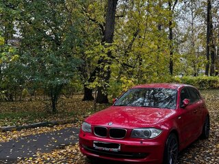 2008 BMW 1 серии 120i I (E81/E82/E87/E88) Рестайлинг, красный, 900000 рублей, вид 2