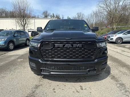 2025 Ram 1500 Crew Cab eTorque V Рестайлинг, чёрный, 5860618 рублей, вид 1