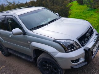2003 Toyota Land Cruiser Prado 4-speed 120 Series, серебристый, 1700000 рублей, вид 3