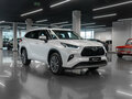 2026 Toyota Highlander IV (XU70), белый - вид 2