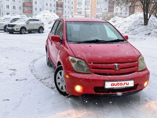 2003 Toyota Ist I, красный, 650000 рублей, вид 3