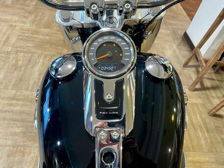 2021 Harley-Davidson Fat Boy, чёрный, 2250000 рублей, вид 4