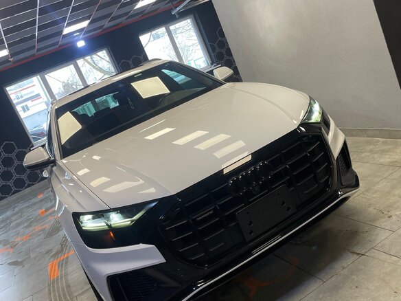 2020 Audi Q8 55 TFSI I (4M), белый, 5400000 рублей - вид 16