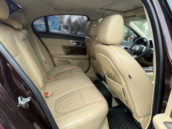 2010 Jaguar XF I, коричневый, 1200000 рублей - вид 14
