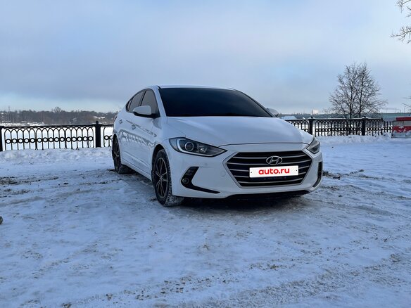 2017 Hyundai Elantra VI (AD), белый, 1400000 рублей - вид 1