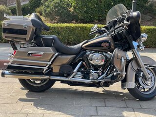 2004 Harley-Davidson Electra Glide, оранжевый, 700000 рублей, вид 3
